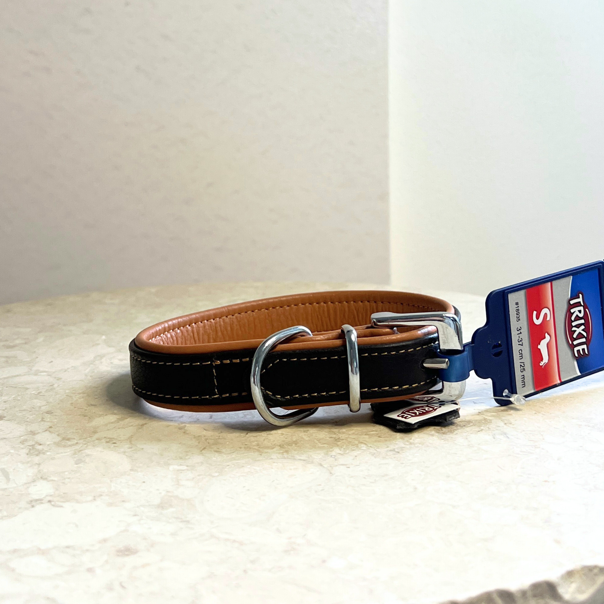 Leather collar